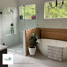 Discover-the-Benefits-of-Custom-Shower-Glass-with-Shower-Doors-of-Austin 1