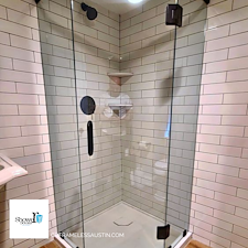 Frameless-vs-Framed-Shower-Doors-Whats-Right-for-Your-Bathroom 0