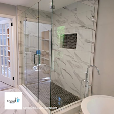 Transforming-Small-Bathrooms-with-Frameless-Shower-Doors 1