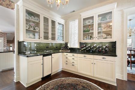 Add Flair To Your Kitchen Décor With Glass Cabinets