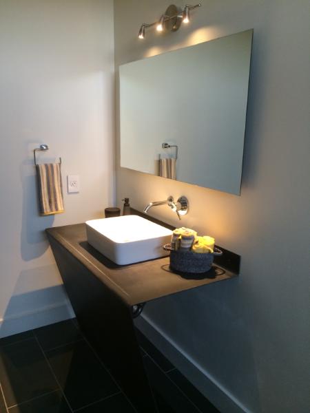 Decorating With Mirrors: How To Use Them In The Bedroom